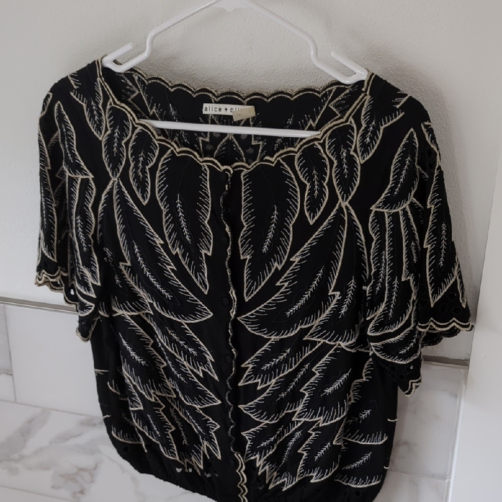 Alice + Olivia Black and Cream Leaf Pattern Blouse